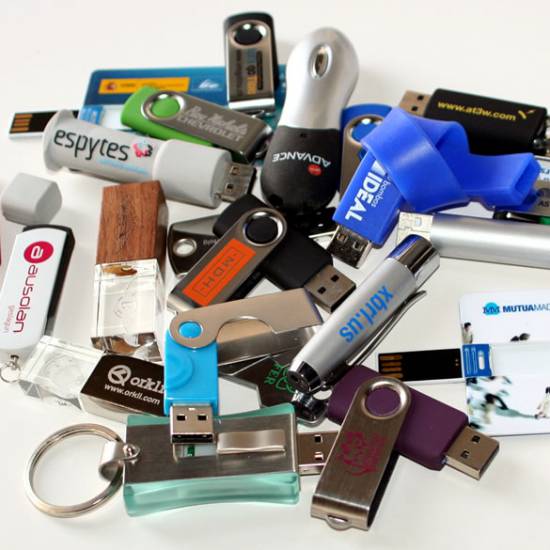 Memorias USB personalizadas de catálogo fabricadas por Cdtarjeta