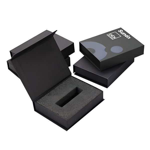 Caja de cartón y papel